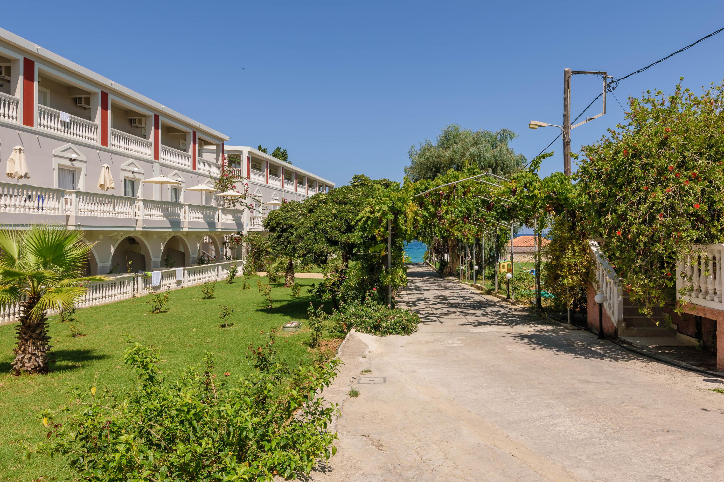 Belussi Beach Hotel & Suites Psarou  Extérieur photo